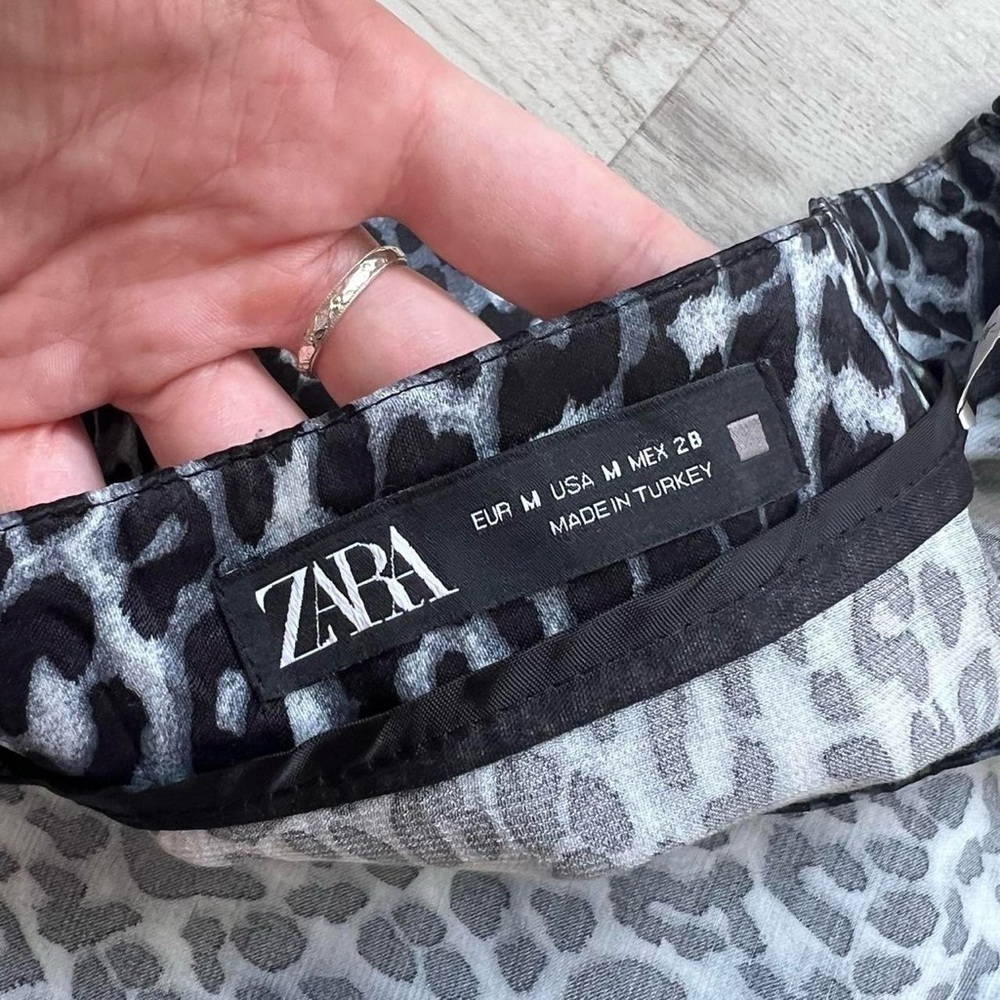 Zara Gray Leopard Print Skort - Picture 3 of 6